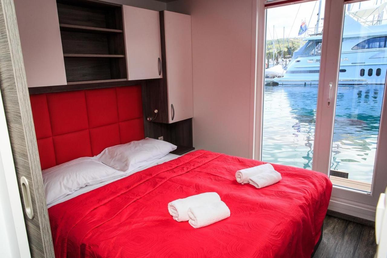 Floating House Sea Queen Portoroz Exterior photo